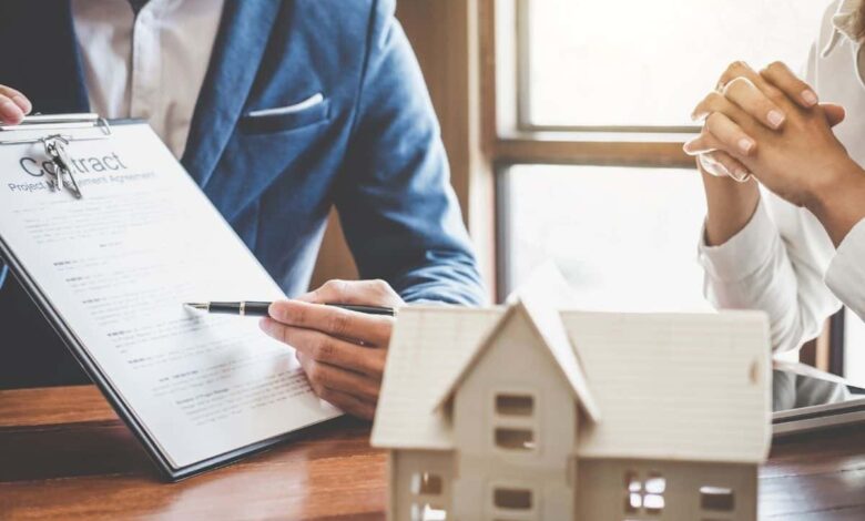 WHEN SHOULD YOU HIRE A HOUSING LAWYER?