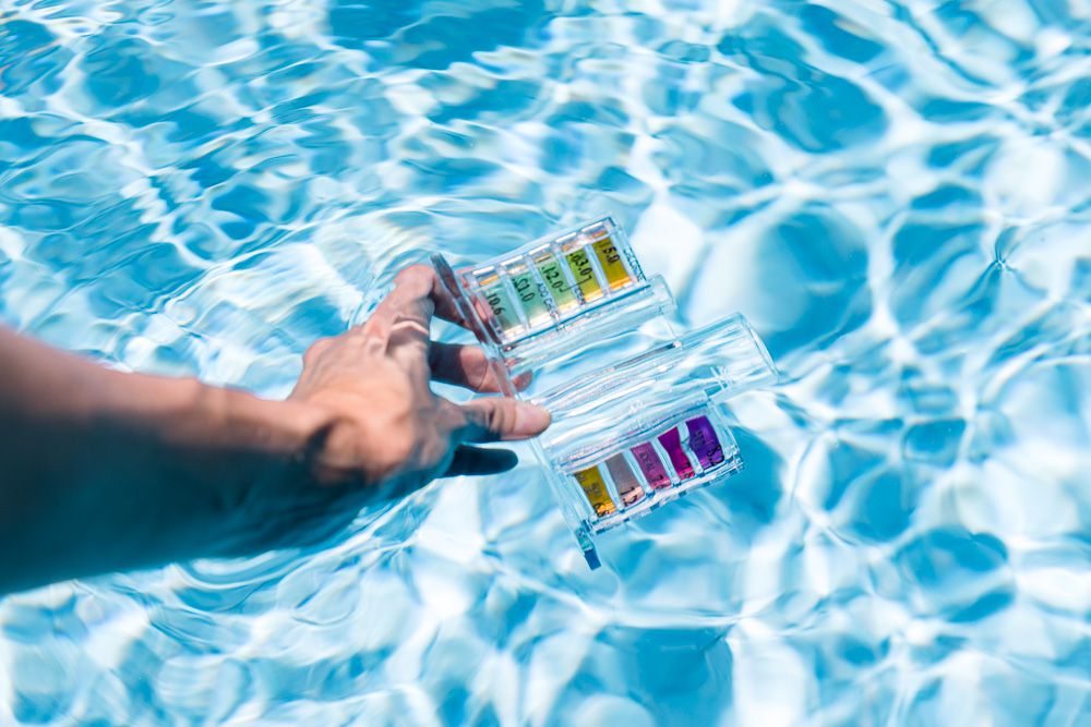 How to test pool water